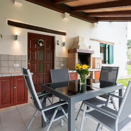 Tinceva Hisa Feriehus *